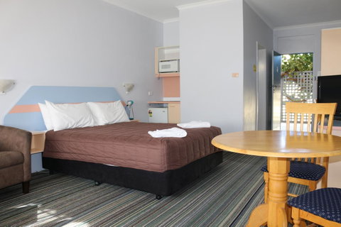Golden Sands Motor Inn - Hotel NSW 24
