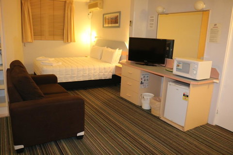Golden Sands Motor Inn - Hotel NSW 21