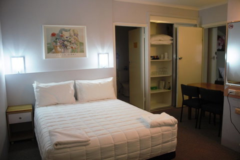 Golden Sands Motor Inn - Hotel NSW 1