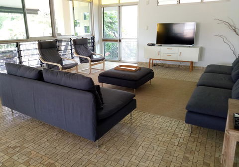 Arafura Blue - Hotel NSW 4