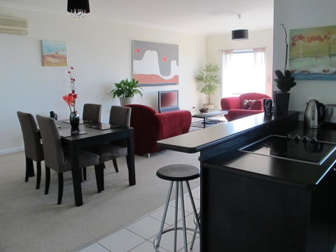 Bonza View - Hotel NSW 3