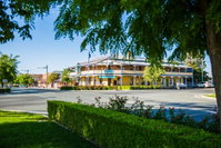 Book Boorowa Accommodation Vacations Hotel NSW Hotel NSW
