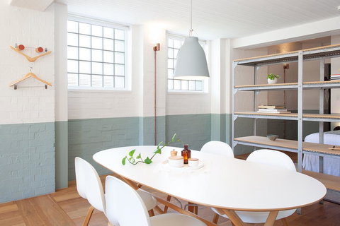 Boutique, Sunlit Studio With Designer Furnishings - Hotel NSW 1