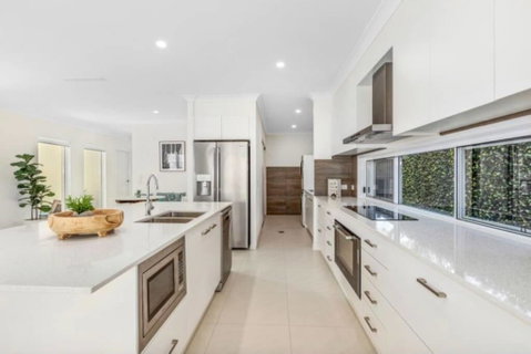 Brand New PRIZE HOME 50m Path To Beach - Hotel NSW 1