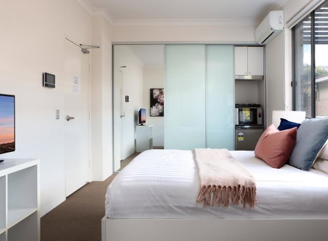 Bright Studio Steps From Westmead Hospital - Hotel NSW 3