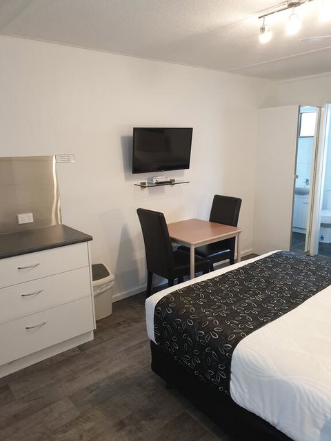 Budget On The Lake - Hotel NSW 0