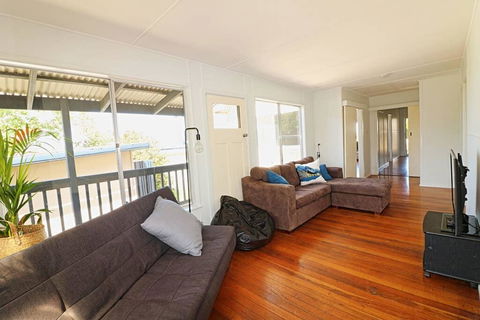 Bungo Beach House - Pet Friendly Home - Hotel NSW 3