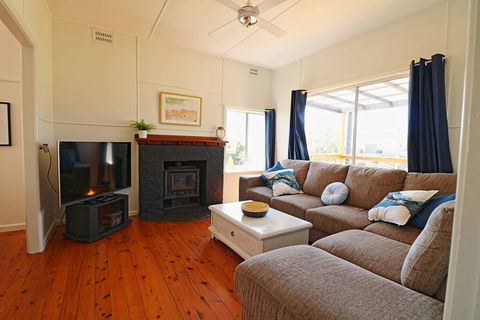 Bungo Beach House - Pet Friendly Home - Hotel NSW 2