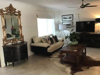 Book Palmwoods Accommodation Vacations Hotel NSW Hotel NSW