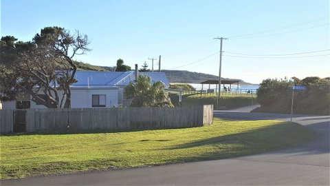 By The Beach @ Catho - Hotel NSW 2