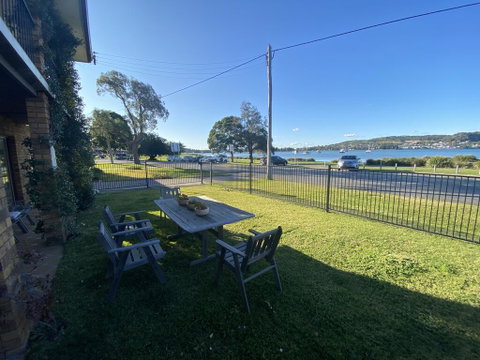 By The Lake - Lake Macquarie - Hotel NSW 0