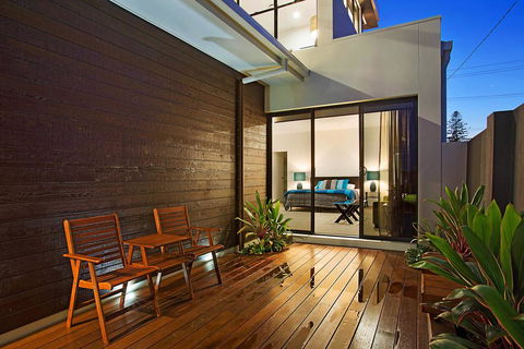 C'est La Vie - Hotel NSW 3