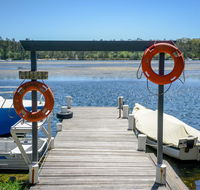 Calm Waters Waterfront Cottages - Hotel NSW