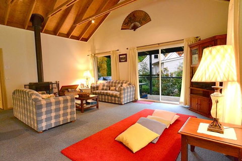 Camellia Lodge - Hotel NSW 2