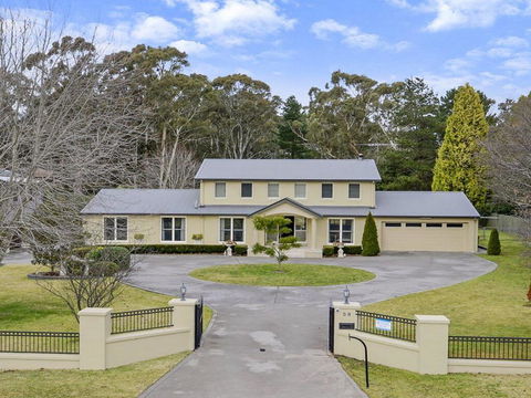 Camelot - Superbly Proportioned And Ideally Located - Hotel NSW 0
