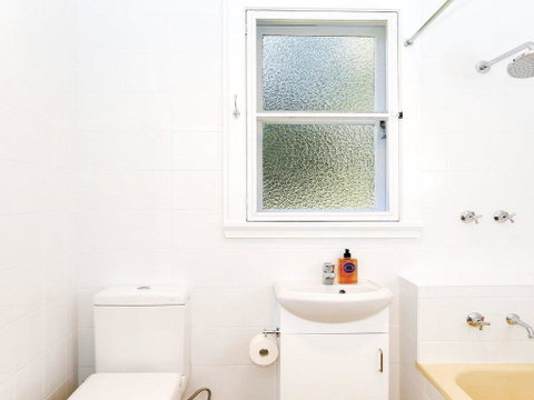 Canary Cottage - Fresh, Clean, Simple & Comfortable - Hotel NSW 3