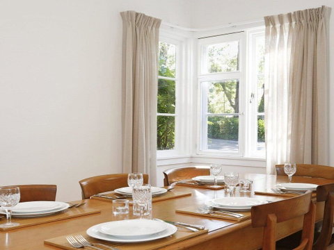 Canary Cottage - Fresh, Clean, Simple & Comfortable - Hotel NSW 1
