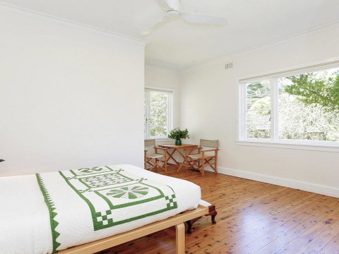 Canary Cottage - Fresh, Clean, Simple & Comfortable - Hotel NSW 2