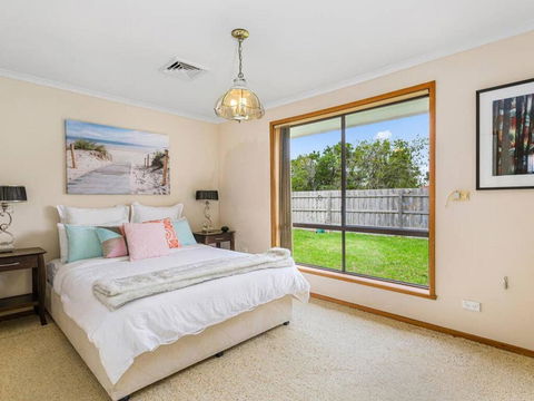 CAPEL Family Home, Large Yard, Close To Beach - Hotel NSW 2
