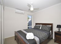 Book Middlemount Accommodation Vacations Hotel NSW Hotel NSW