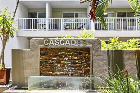 Cascades - Hotel NSW 1
