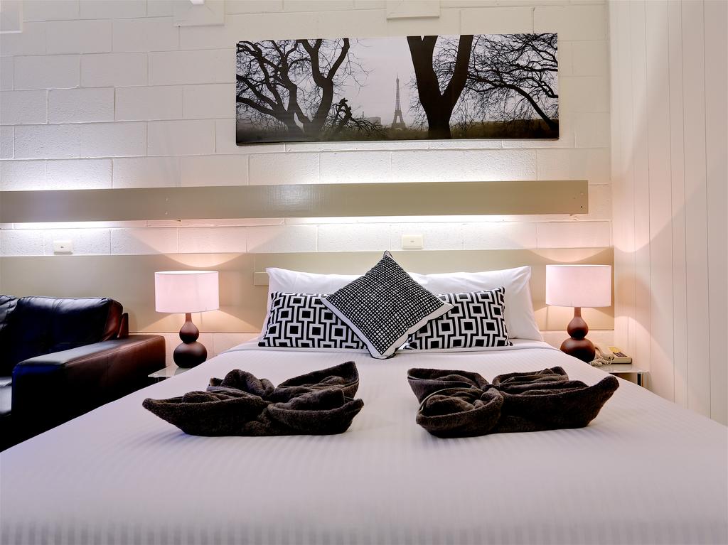 Kithbrook VIC Hotel NSW
