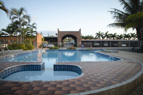 Castle Motor Lodge - Hotel NSW 2