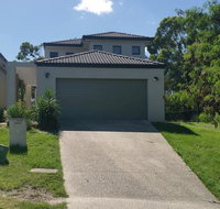 Central Gold Coast Large Modern Elevated House - Hotel NSW