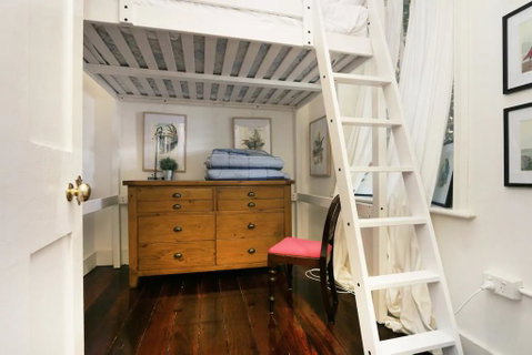 Central Heritage Building In Fremantle Sleeps 6 - Hotel NSW 3
