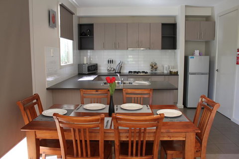 Central Shepparton Apartments - Hotel NSW 2