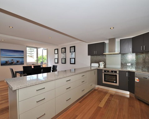 Central South Terrace Apartment - Hotel NSW 1