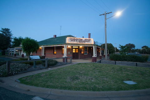 Charleston House Mathoura - Hotel NSW 2