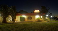 Book Charlton Accommodation Vacations Hotel NSW Hotel NSW