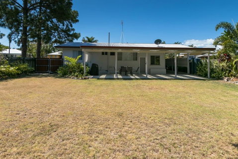 Charming Beach House - Hotel NSW 3