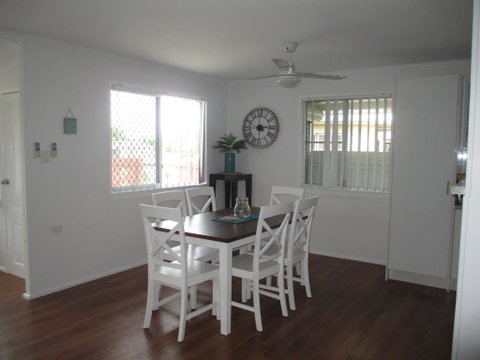 Charming Beach House - Hotel NSW 2