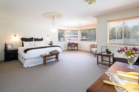 Charming Brisbane Acreage Pool - Hotel NSW 2
