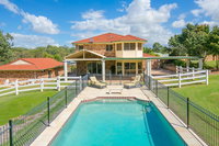 Book Thornlands Accommodation Vacations Hotel NSW Hotel NSW