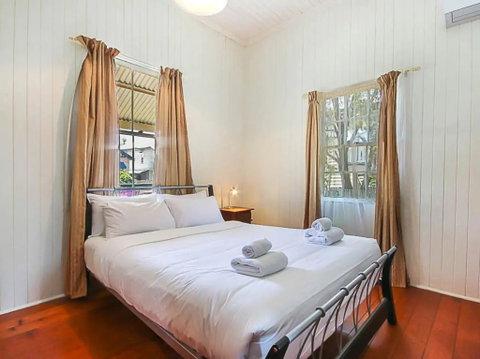 Charming Characterful Rustic-style Home Near The Gabba - Hotel NSW 2