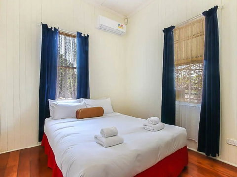 Charming Characterful Rustic-style Home Near The Gabba - Hotel NSW 3