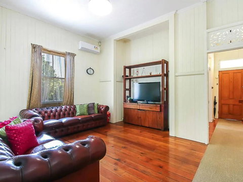 Charming Characterful Rustic-style Home Near The Gabba - Hotel NSW 0