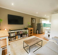 Chic Pet Friendly  500m to the Beach w/ parking - Hotel NSW