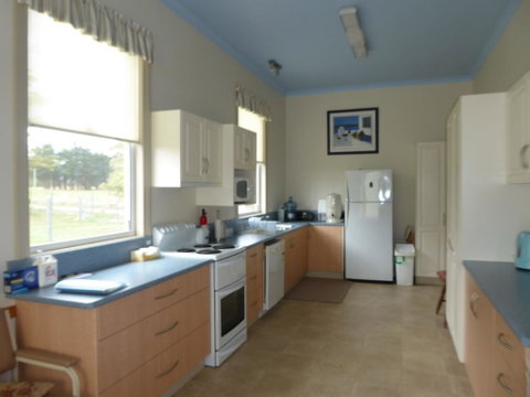 Claremont Farmhouse - Hotel NSW 3