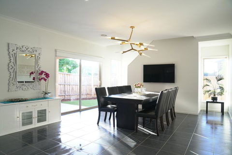 Classic 6BRM Villa In Melbourne - Hotel NSW 2