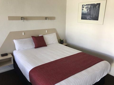 Cobb Inlander Motel - Hotel NSW 1
