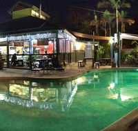 Colonial Village Cabins Camping  Tours - Hervey Bay YHA - Hotel NSW