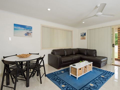 Comfortable Lowset Family Home Only Minutes From The Water! Tarooki St, Bellara - Hotel NSW 2