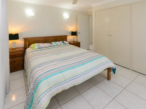 Comfy & Cosy (Upstairs) - Hotel NSW 1