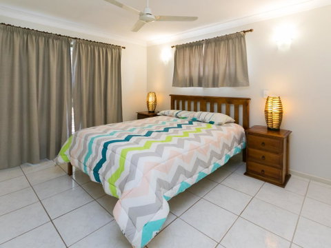 Comfy & Cosy (Upstairs) - Hotel NSW 2