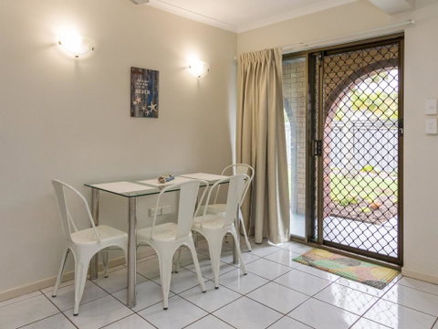 Comfy And Cosy Ground Floor Unit - Hotel NSW 3