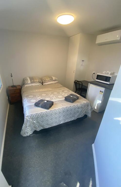 Commercial Hotel Curlewis - Hotel NSW 3